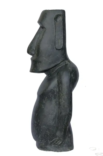 Product image 3 of the product “Moai full body, 127cm Height | Cast stone, handcrafted & coloured ”